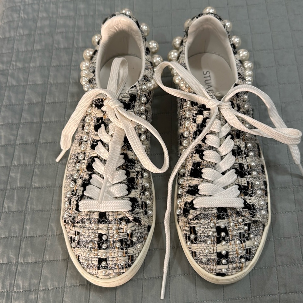 Sneakers. Stuart Weitzman
Embellished with  pearls. Size 5